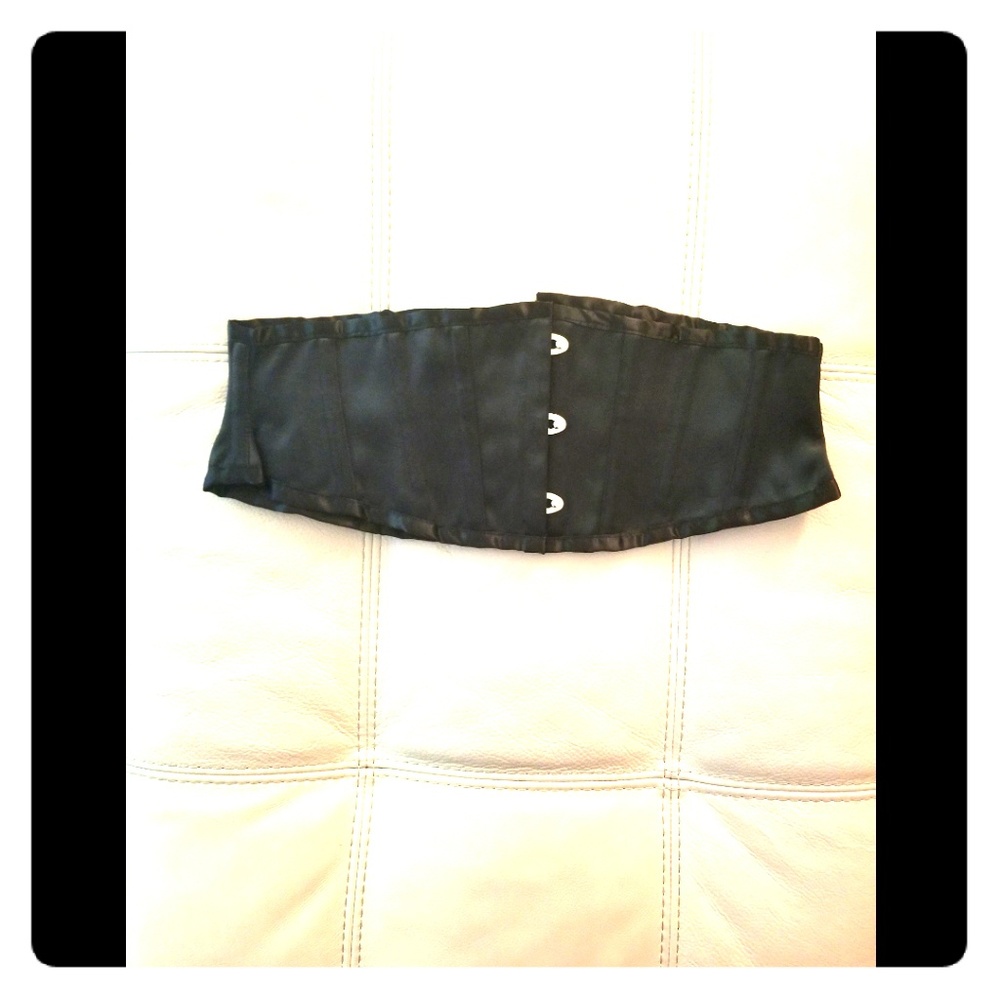 Underbust corset